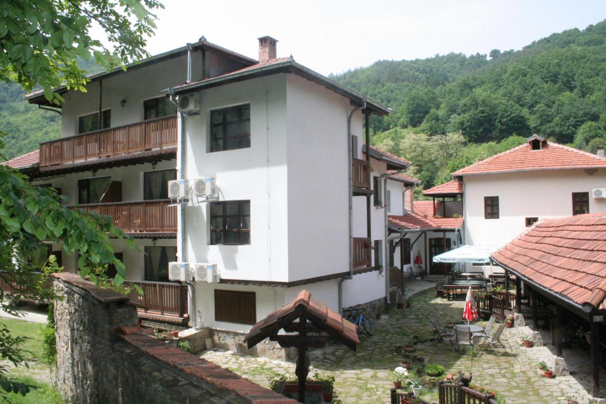 Family Hotel Bile Beli Osŭm Extérieur photo