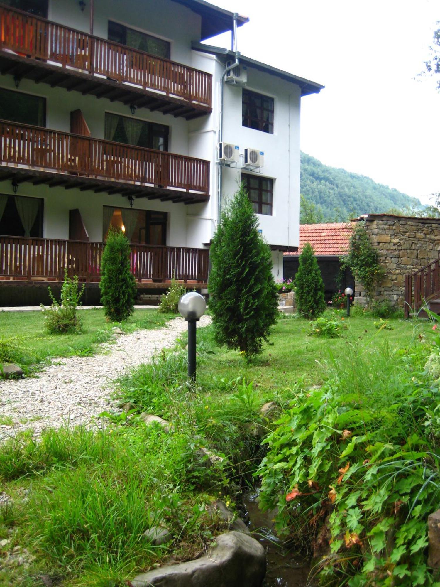 Family Hotel Bile Beli Osŭm Extérieur photo