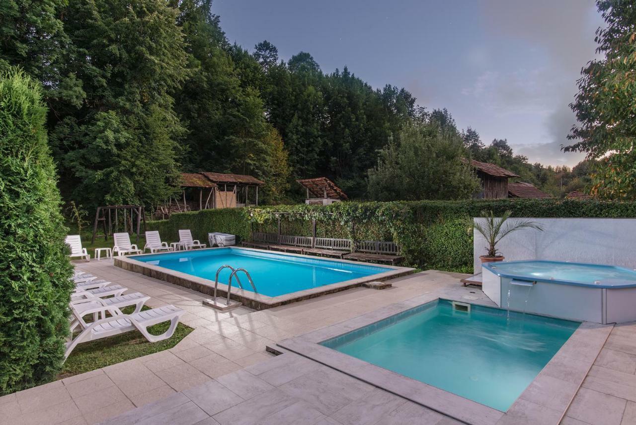 Family Hotel Bile Beli Osŭm Extérieur photo