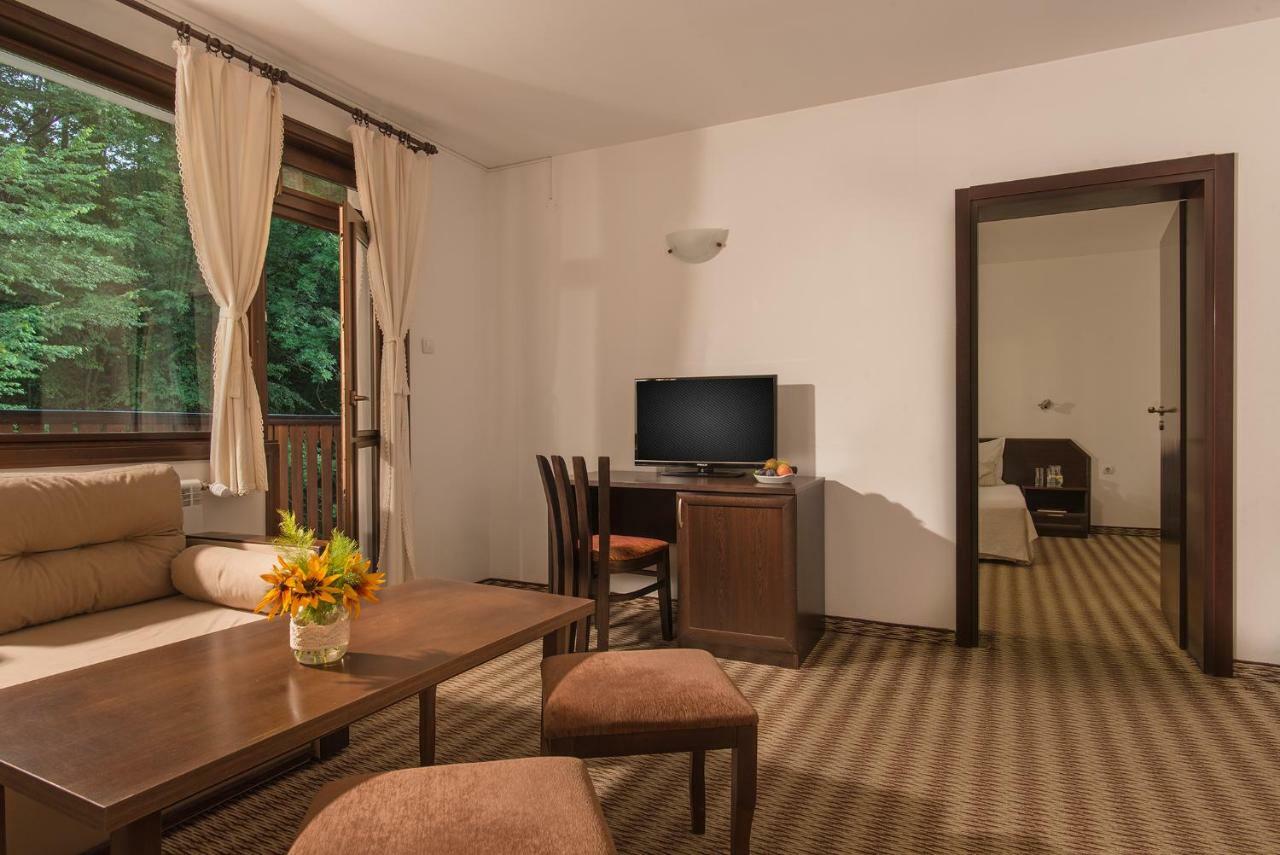 Family Hotel Bile Beli Osŭm Extérieur photo