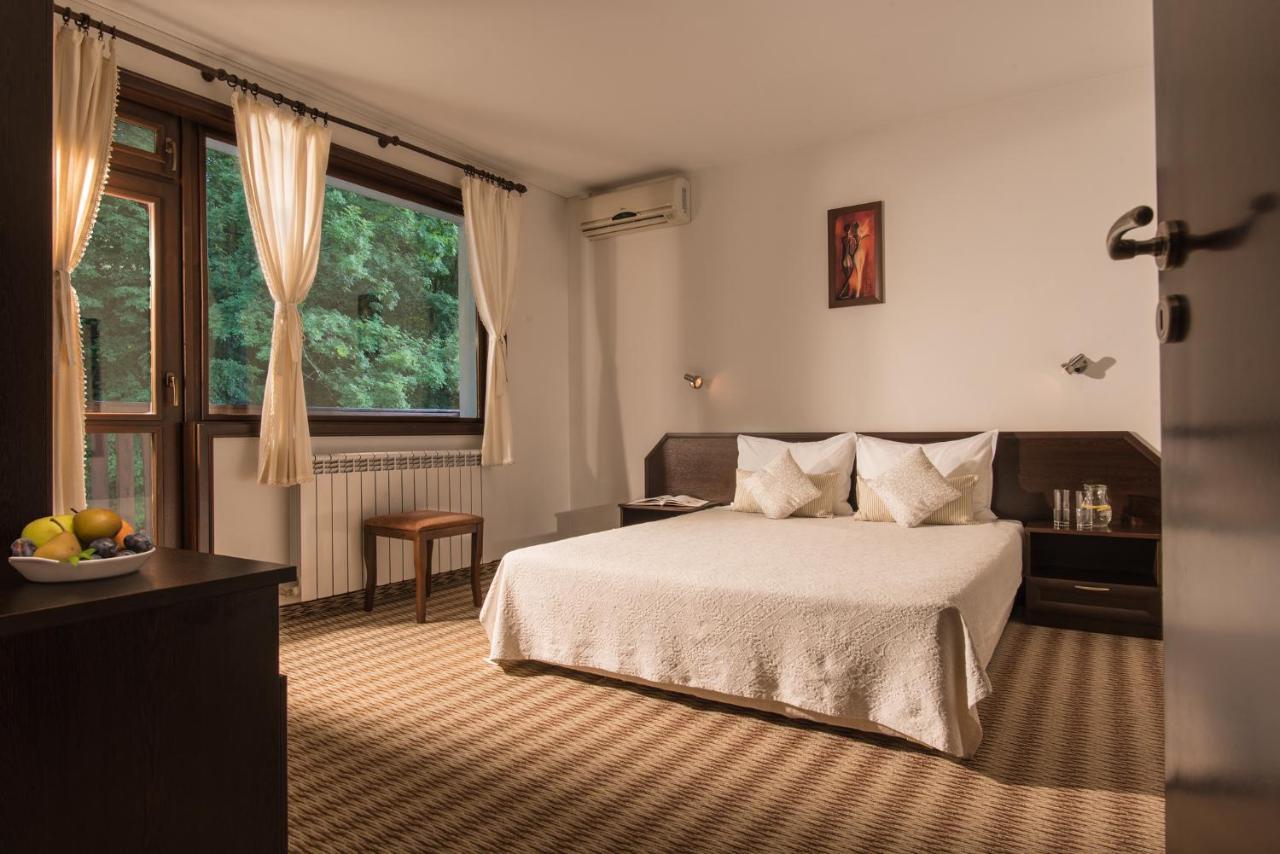 Family Hotel Bile Beli Osŭm Extérieur photo