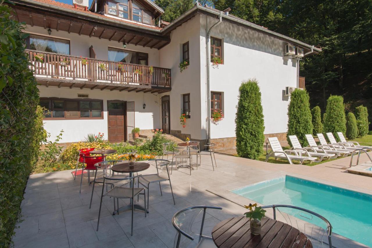 Family Hotel Bile Beli Osŭm Extérieur photo