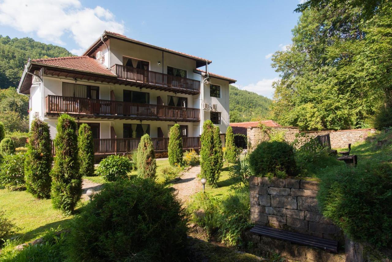 Family Hotel Bile Beli Osŭm Extérieur photo